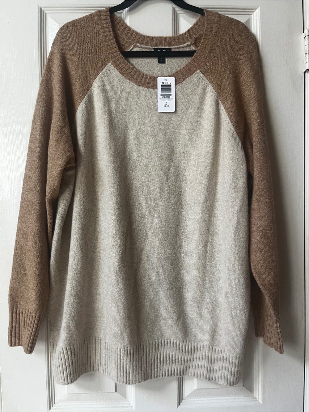 NWT Torrid Two-Tone Cream and Brown Raglan Sweater